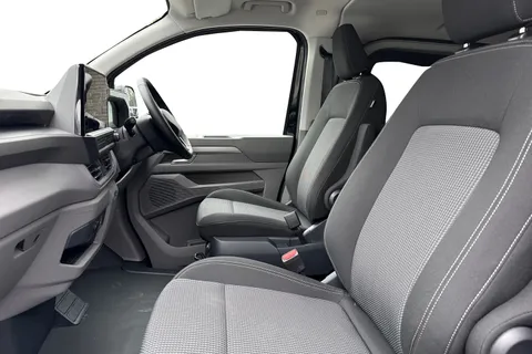 PK26TZS Volkswagen Transporter 2.0 TDI 150 Commerce Pro Kombi Van 4MOTION Auto Thumbnail #16