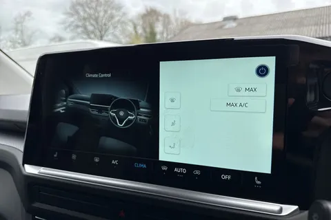 PK26TZS Volkswagen Transporter 2.0 TDI 150 Commerce Pro Kombi Van 4MOTION Auto Thumbnail #22