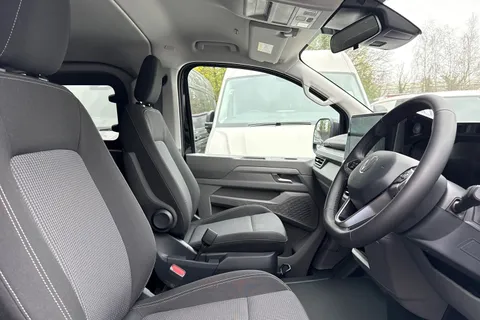 PK26TZS Volkswagen Transporter 2.0 TDI 150 Commerce Pro Kombi Van 4MOTION Auto Thumbnail #24