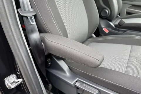 PK26TZS Volkswagen Transporter 2.0 TDI 150 Commerce Pro Kombi Van 4MOTION Auto Thumbnail #26