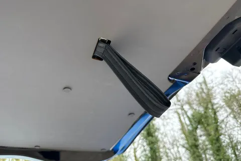 PK26TZS Volkswagen Transporter 2.0 TDI 150 Commerce Pro Kombi Van 4MOTION Auto Thumbnail #36