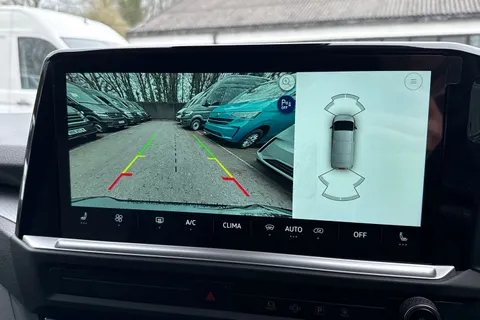 PK26TZS Volkswagen Transporter 2.0 TDI 150 Commerce Pro Kombi Van 4MOTION Auto Thumbnail #51