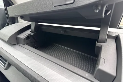 PK26TZS Volkswagen Transporter 2.0 TDI 150 Commerce Pro Kombi Van 4MOTION Auto Thumbnail #55