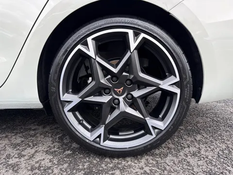 7 of 48 for CUPRA Leon 1.5 eTSI 150 V2 5dr ** DELIVERY MILEAGE**