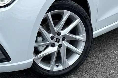 KR75YFX SEAT Ibiza 1.0 TSI FR DSG Euro 6 (s/s) 5dr Thumbnail #29