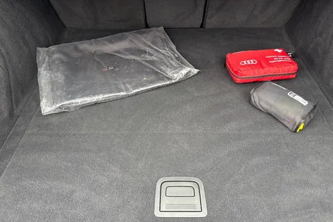 YD21LBP Audi Q5 Sport 45 TFSI quattro 265 PS S tronic Thumbnail #7