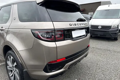 8 of 62 for Land Rover Discovery Sport 2.0 D200 MHEV R-Dynamic HSE Auto 4WD Euro 6 (s/s) 5dr