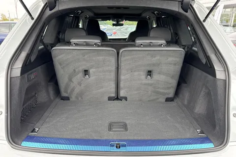PK75YCZ Audi SQ7 SUV  Vorsprung TFSI  507 PS tiptronic Thumbnail #7