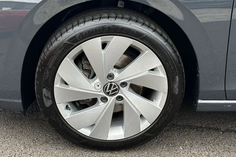 MJ70NLX Volkswagen Golf 1.5 TSI Style 5dr Thumbnail #11