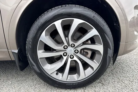 10 of 62 for Land Rover Discovery Sport 2.0 D200 MHEV R-Dynamic HSE Auto 4WD Euro 6 (s/s) 5dr