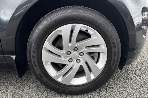 DX23RPV Land Rover Range Rover Evoque 2.0 D200 MHEV R-Dynamic S Auto 4WD Euro 6 (s/s) 5dr Thumbnail #11