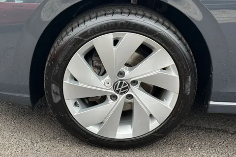 MJ70NLX Volkswagen Golf 1.5 TSI Style 5dr Thumbnail #12