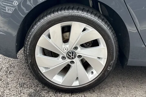 MJ70NLX Volkswagen Golf 1.5 TSI Style 5dr Thumbnail #13