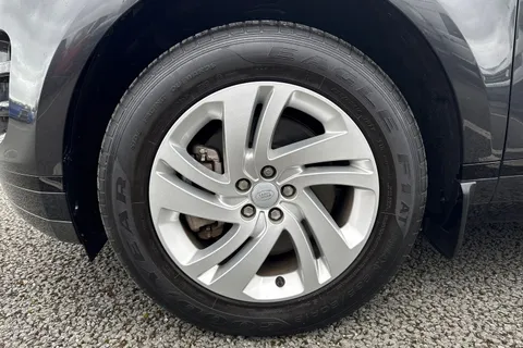 DX23RPV Land Rover Range Rover Evoque 2.0 D200 MHEV R-Dynamic S Auto 4WD Euro 6 (s/s) 5dr Thumbnail #13