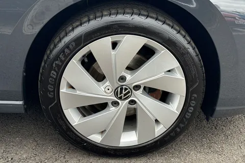 MJ70NLX Volkswagen Golf 1.5 TSI Style 5dr Thumbnail #14