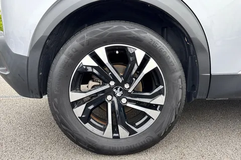 BG22DKY PEUGEOT e-2008 50kWh Allure Premium Auto 5dr (7kW Charger) Thumbnail #12