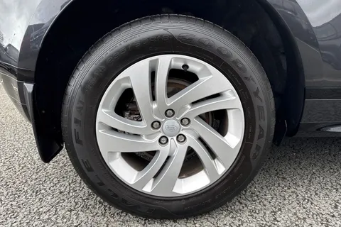 DX23RPV Land Rover Range Rover Evoque 2.0 D200 MHEV R-Dynamic S Auto 4WD Euro 6 (s/s) 5dr Thumbnail #14