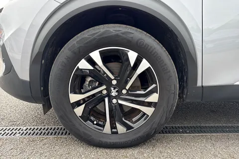 BG22DKY PEUGEOT e-2008 50kWh Allure Premium Auto 5dr (7kW Charger) Thumbnail #13