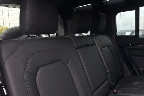  Land Rover Defender 110 3.0 D250 MHEV X-Dynamic SE Auto 4WD Euro 6 (s/s) 5dr Thumbnail #13