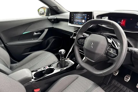 DE23ZGJ PEUGEOT 2008 1.2 PureTech Allure Premium + Euro 6 (s/s) 5dr Thumbnail #15