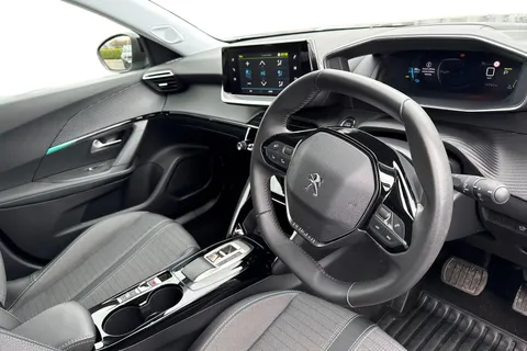 BG22DKY PEUGEOT e-2008 50kWh Allure Premium Auto 5dr (7kW Charger) Thumbnail #15