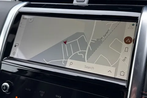 17 of 62 for Land Rover Discovery Sport 2.0 D200 MHEV R-Dynamic HSE Auto 4WD Euro 6 (s/s) 5dr