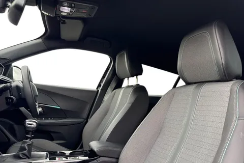 DE23ZGJ PEUGEOT 2008 1.2 PureTech Allure Premium + Euro 6 (s/s) 5dr Thumbnail #17