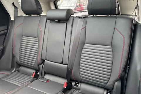 19 of 62 for Land Rover Discovery Sport 2.0 D200 MHEV R-Dynamic HSE Auto 4WD Euro 6 (s/s) 5dr