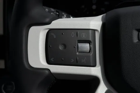  Land Rover Defender 110 3.0 D250 MHEV X-Dynamic SE Auto 4WD Euro 6 (s/s) 5dr Thumbnail #18