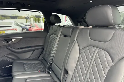 PK75YCZ Audi SQ7 SUV  Vorsprung TFSI  507 PS tiptronic Thumbnail #19