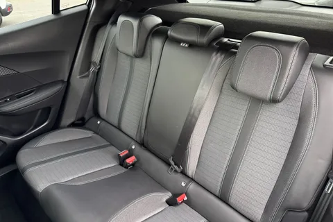 DE23ZGJ PEUGEOT 2008 1.2 PureTech Allure Premium + Euro 6 (s/s) 5dr Thumbnail #20