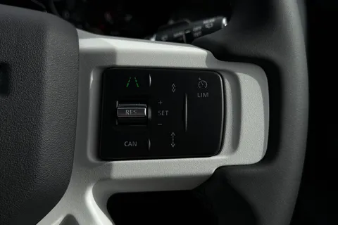  Land Rover Defender 110 3.0 D250 MHEV X-Dynamic SE Auto 4WD Euro 6 (s/s) 5dr Thumbnail #19