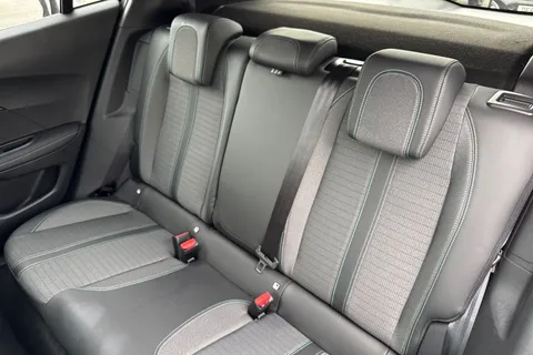 BG22DKY PEUGEOT e-2008 50kWh Allure Premium Auto 5dr (7kW Charger) Thumbnail #20