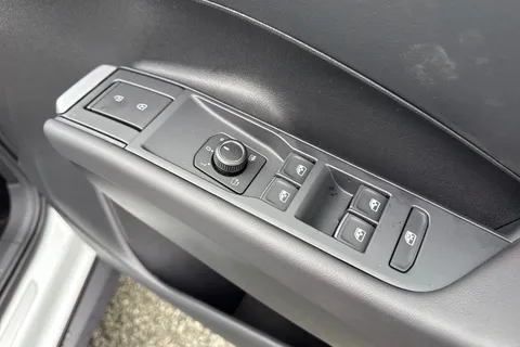  Volkswagen T-Roc 1.5 eTSI MHEV R-Line DSG Euro 6 (s/s) 5dr Thumbnail #21