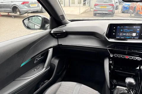 DE23ZGJ PEUGEOT 2008 1.2 PureTech Allure Premium + Euro 6 (s/s) 5dr Thumbnail #21