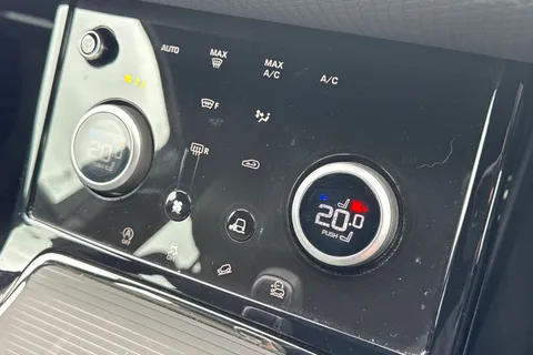 DX23RPV Land Rover Range Rover Evoque 2.0 D200 MHEV R-Dynamic S Auto 4WD Euro 6 (s/s) 5dr Thumbnail #23