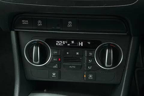 YY18RXH Audi Q3 1.4 TFSI CoD Sport Euro 6 (s/s) 5dr Thumbnail #23