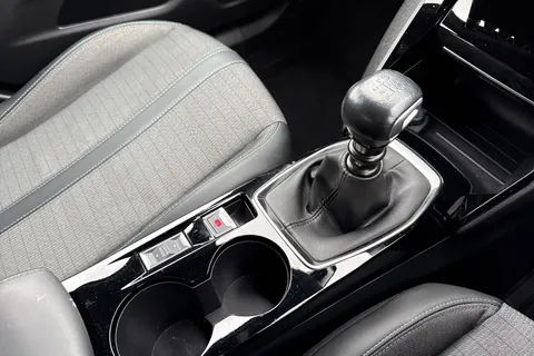 DE23ZGJ PEUGEOT 2008 1.2 PureTech Allure Premium + Euro 6 (s/s) 5dr Thumbnail #24