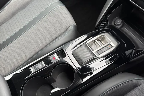 BG22DKY PEUGEOT e-2008 50kWh Allure Premium Auto 5dr (7kW Charger) Thumbnail #24