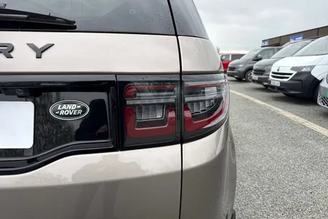 26 of 62 for Land Rover Discovery Sport 2.0 D200 MHEV R-Dynamic HSE Auto 4WD Euro 6 (s/s) 5dr