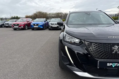 DE23ZGJ PEUGEOT 2008 1.2 PureTech Allure Premium + Euro 6 (s/s) 5dr Thumbnail #26