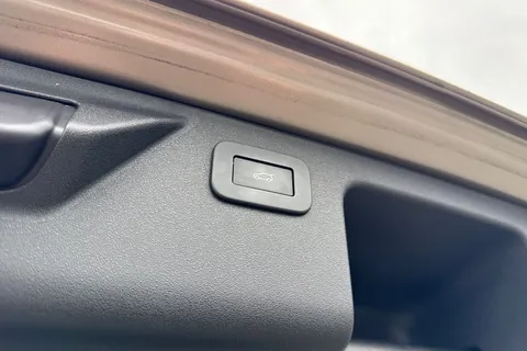 29 of 62 for Land Rover Discovery Sport 2.0 D200 MHEV R-Dynamic HSE Auto 4WD Euro 6 (s/s) 5dr