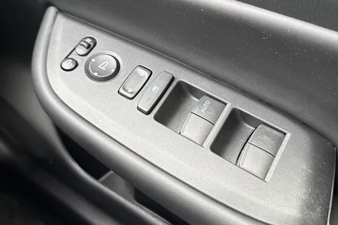 OU23YMJ Honda Jazz 1.5 i-MMD Hybrid SR 5dr eCVT Thumbnail #32