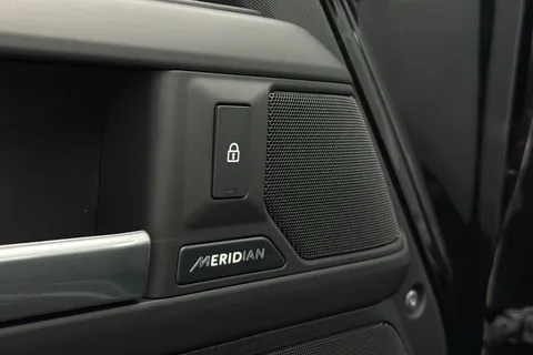  Land Rover Defender 110 3.0 D250 MHEV X-Dynamic SE Auto 4WD Euro 6 (s/s) 5dr Thumbnail #31