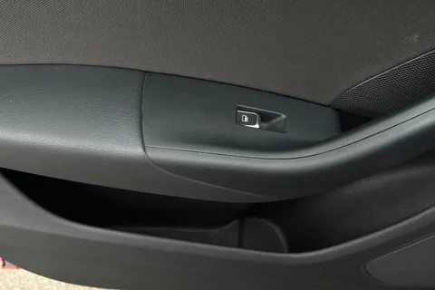 YY18RXH Audi Q3 1.4 TFSI CoD Sport Euro 6 (s/s) 5dr Thumbnail #33