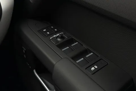  Land Rover Defender 110 3.0 D250 MHEV X-Dynamic SE Auto 4WD Euro 6 (s/s) 5dr Thumbnail #34