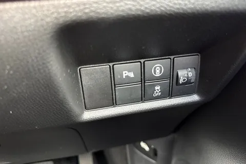 MV23UJF Honda Jazz 1.5 i-MMD Hybrid Crosstar EX 5dr eCVT Thumbnail #36