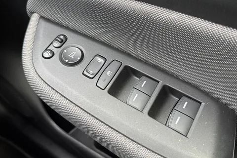 ML23LVC Honda Jazz 1.5 i-MMD Hybrid Crosstar EX 5dr eCVT Thumbnail #36