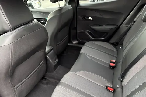 DE23ZGJ PEUGEOT 2008 1.2 PureTech Allure Premium + Euro 6 (s/s) 5dr Thumbnail #36