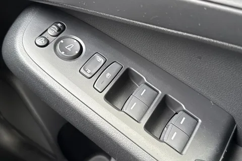 KW73WBO Honda HR-V 1.5 eHEV Elegance 5dr CVT Thumbnail #38